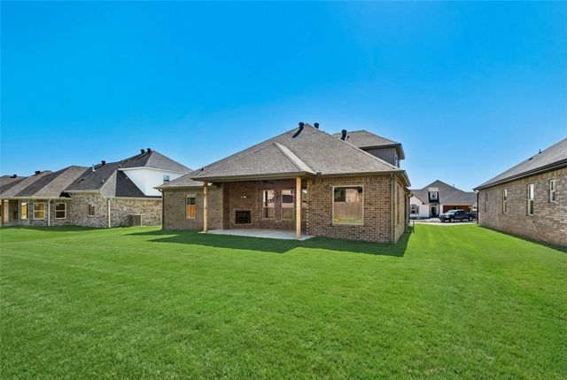 1341 Greyback Lane, Centerton, AR 72719