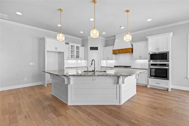 1341 Greyback Lane, Centerton, AR 72719