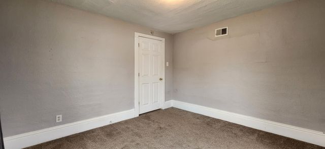 209 4th Street SE, Valley City, ND 58072