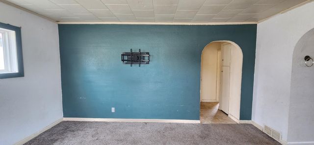 209 4th Street SE, Valley City, ND 58072
