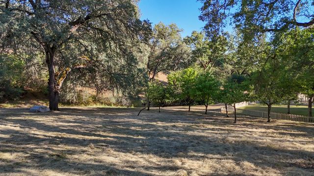 4780 Flying C Rd, Shingle Springs, CA 95682