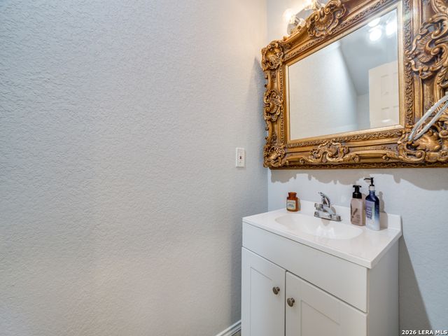 6906 CRESTWAY RD, San Antonio, TX 78239