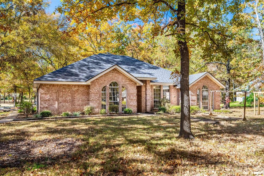248 Butternut Lane, Powderly, TX 75473