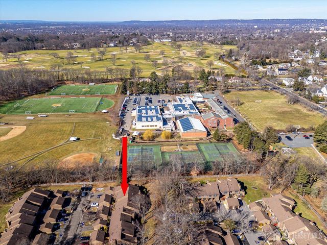 133 Oakmont Court, Edison, NJ 08820