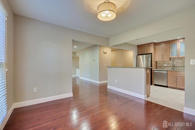 133 Oakmont Court, Edison, NJ 08820