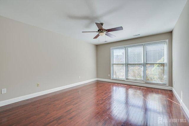 133 Oakmont Court, Edison, NJ 08820