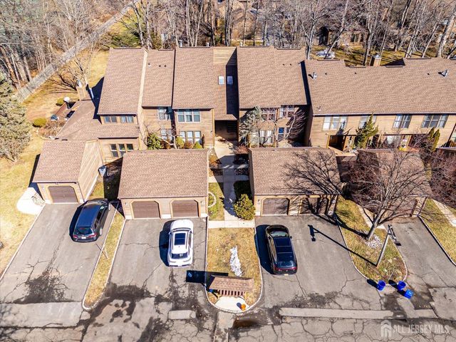 133 Oakmont Court, Edison, NJ 08820