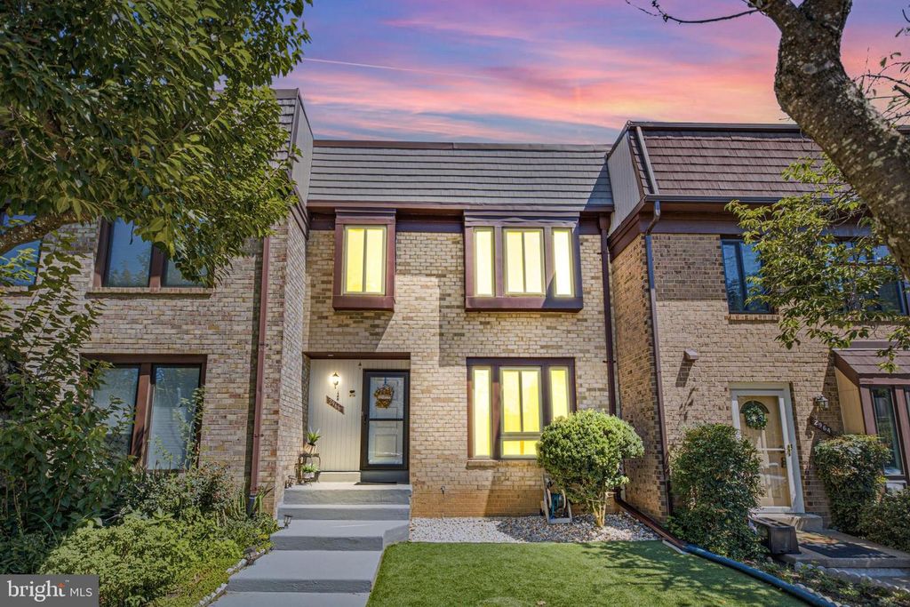 2966 BORGE ST, Oakton, VA 22124