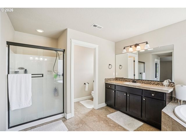 16958 Sw KAVITT Ln, Beaverton, OR 97078