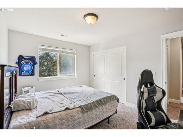 16958 Sw KAVITT Ln, Beaverton, OR 97078