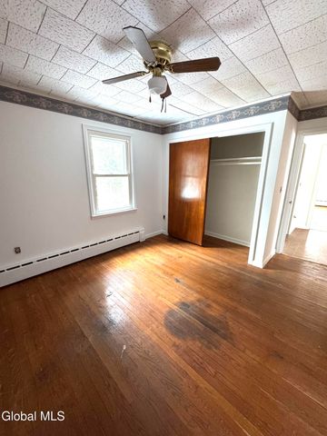 25 Glenmore Road, North Greenbush, NY 12180