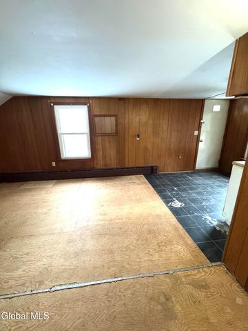 25 Glenmore Road, North Greenbush, NY 12180