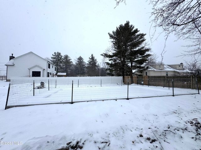 25 Glenmore Road, North Greenbush, NY 12180