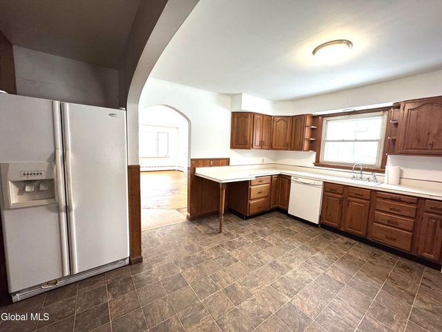 25 Glenmore Road, North Greenbush, NY 12180