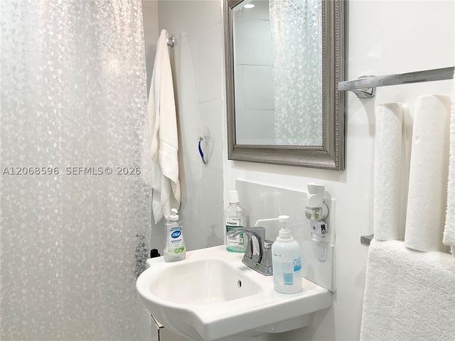 161 NW 145th St, Miami, FL 33168