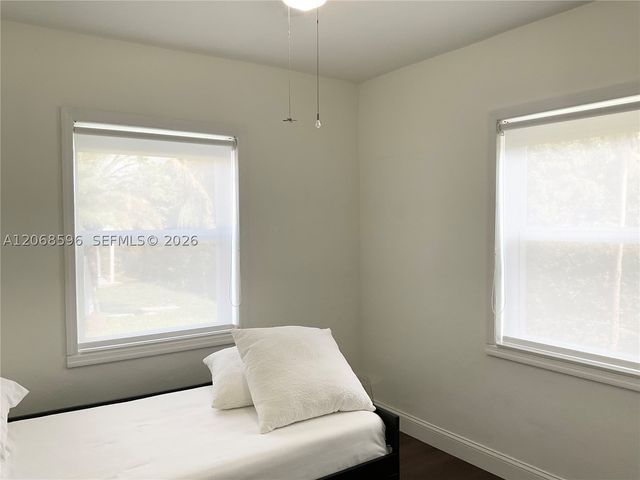 161 NW 145th St, Miami, FL 33168