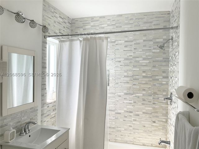 161 NW 145th St, Miami, FL 33168