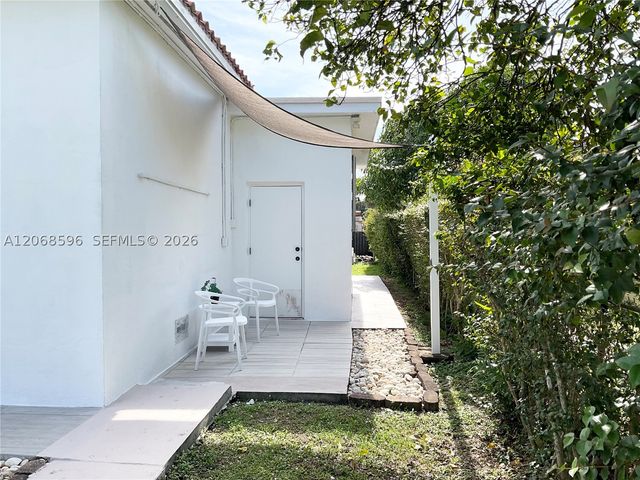 161 NW 145th St, Miami, FL 33168