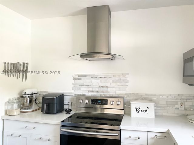 161 NW 145th St, Miami, FL 33168