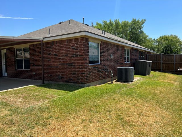 7521 Danridge Road, Rowlett, TX 75089