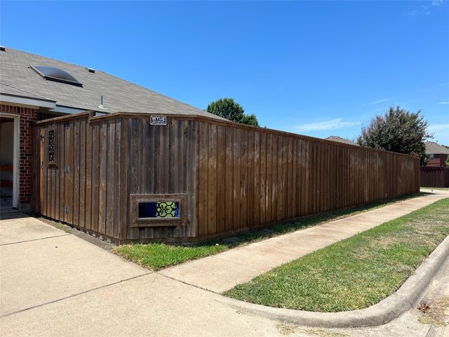 7521 Danridge Road, Rowlett, TX 75089