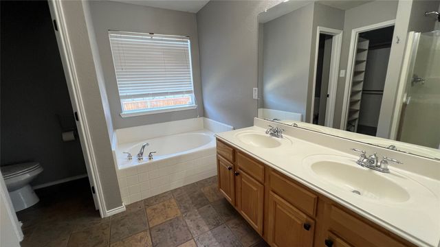 7521 Danridge Road, Rowlett, TX 75089