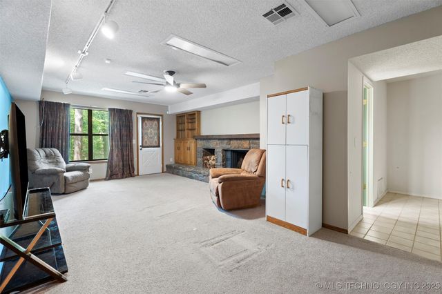 633 Kenwood Drive, Bartlesville, OK 74006