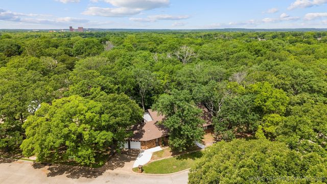 633 Kenwood Drive, Bartlesville, OK 74006