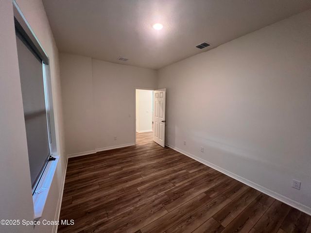 1031 Grapefruit Road SE, Palm Bay, FL 32909