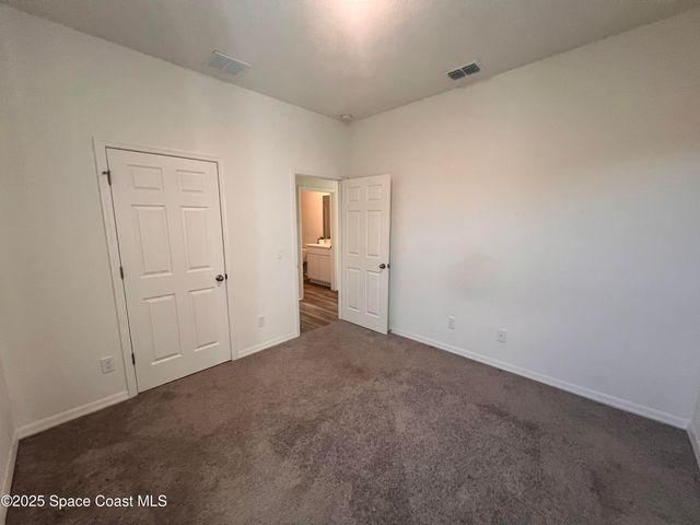 1031 Grapefruit Road SE, Palm Bay, FL 32909