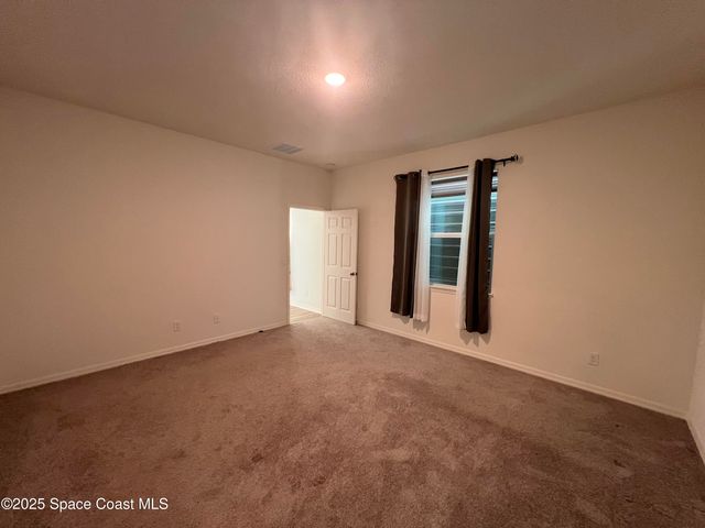 1031 Grapefruit Road SE, Palm Bay, FL 32909