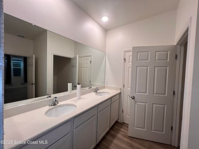 1031 Grapefruit Road SE, Palm Bay, FL 32909