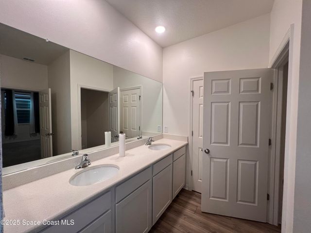 1031 Grapefruit Road SE, Palm Bay, FL 32909