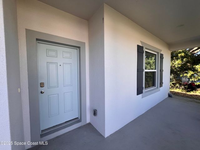 1031 Grapefruit Road SE, Palm Bay, FL 32909