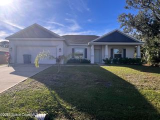 1031 Grapefruit Road SE, Palm Bay, FL 32909