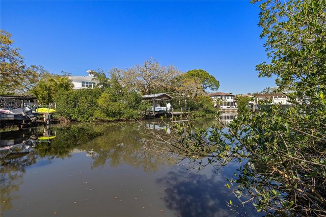 2117 S WEST SHORE BOULEVARD, Tampa, FL 33629