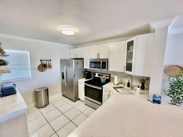 4800 Bayview Drive 505, Fort Lauderdale, FL 33308