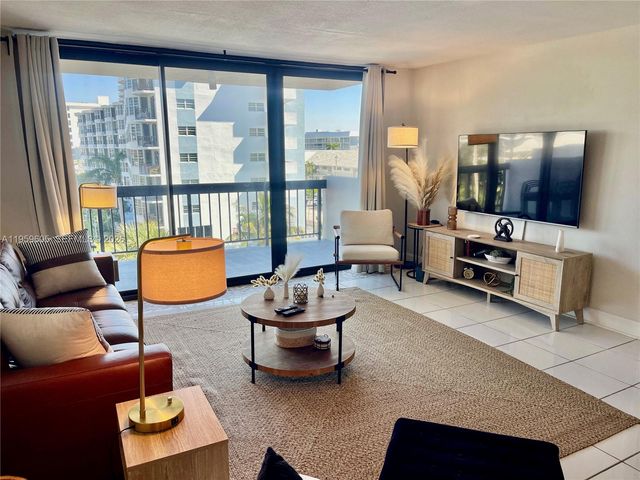 4800 Bayview Drive 505, Fort Lauderdale, FL 33308