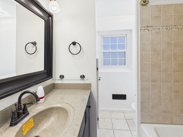 530 S Dryden Place, Arlington Heights, IL 60005