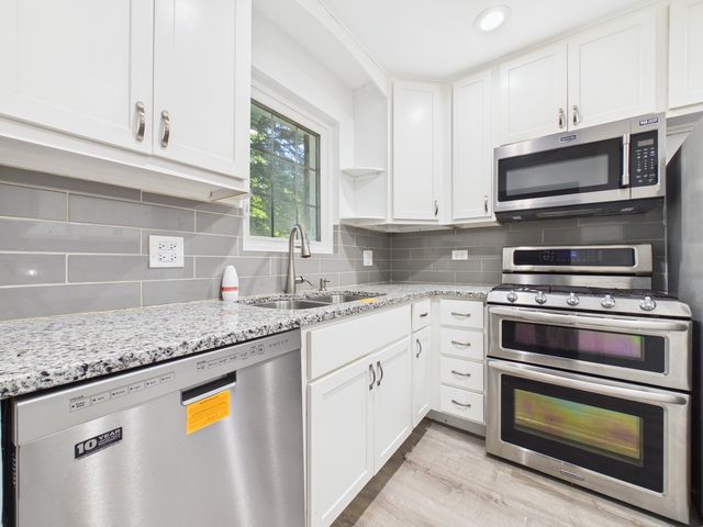 530 S Dryden Place, Arlington Heights, IL 60005