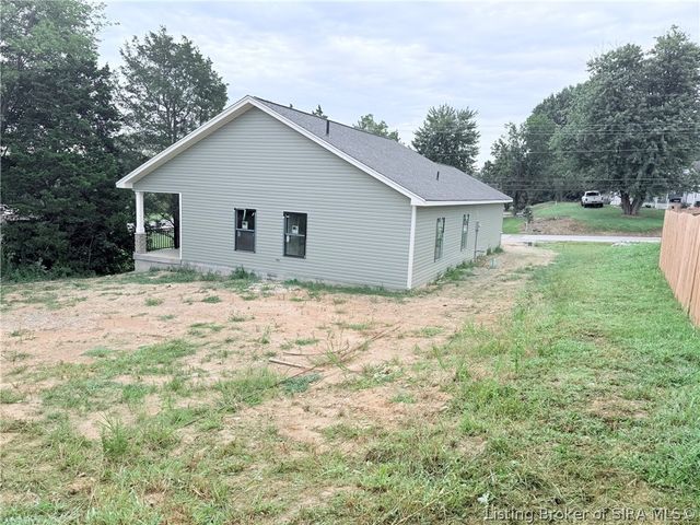 1405 Mount Zion, Henryville, IN 47126