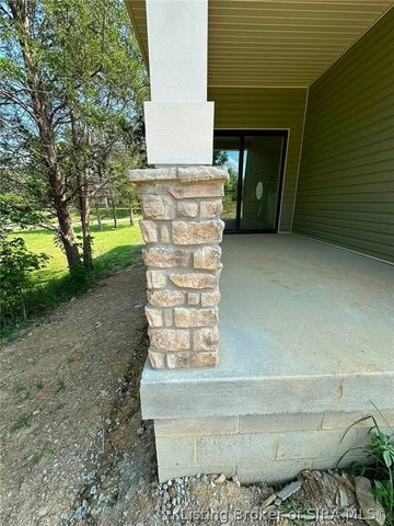 1405 Mount Zion, Henryville, IN 47126