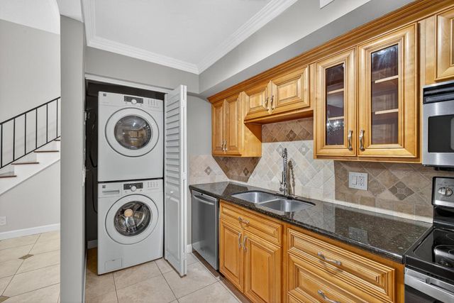 382 Golfview Road C, North Palm Beach, FL 33408