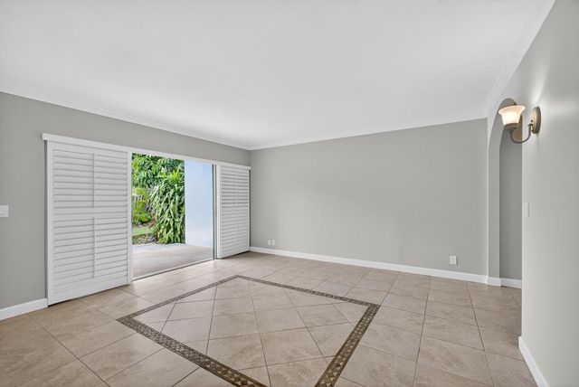 382 Golfview Road C, North Palm Beach, FL 33408