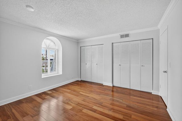 382 Golfview Road C, North Palm Beach, FL 33408