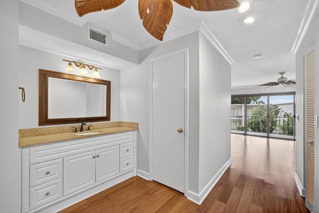 382 Golfview Road C, North Palm Beach, FL 33408