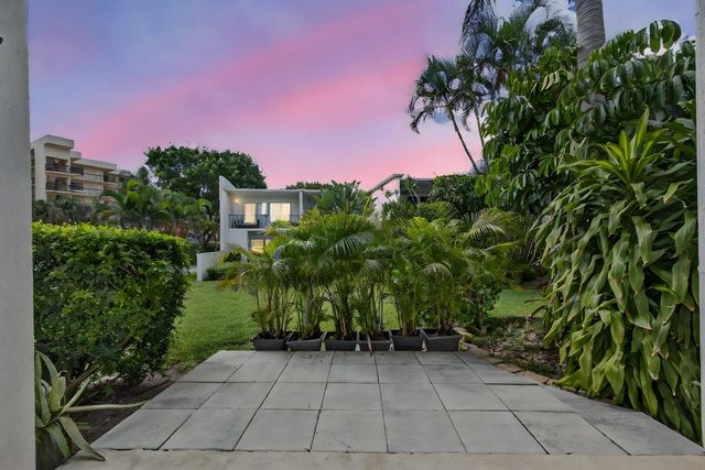 382 Golfview Road C, North Palm Beach, FL 33408