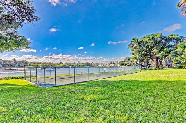 382 Golfview Road C, North Palm Beach, FL 33408