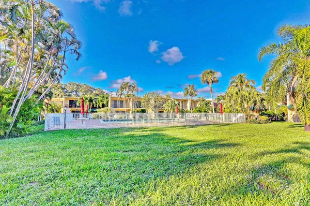382 Golfview Road C, North Palm Beach, FL 33408