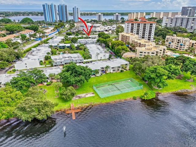 382 Golfview Road C, North Palm Beach, FL 33408